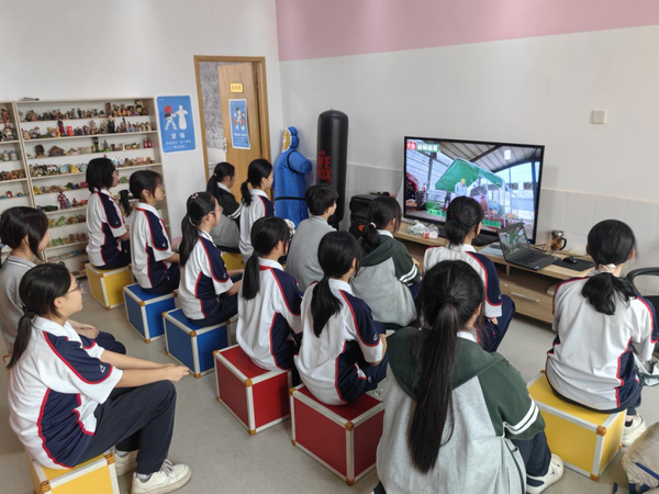 青春热浪 社团绽放 (24) 青春热浪 社团绽放 (24)